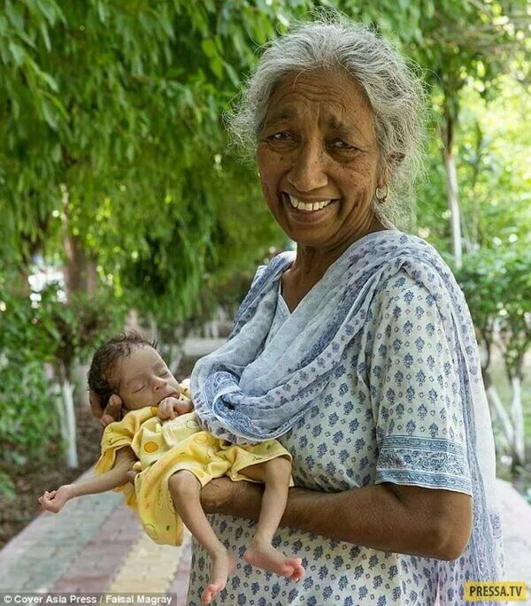 Далджиндер Каур сейчас. Самая страшная мама в мире. Самая Старая мама в мире.