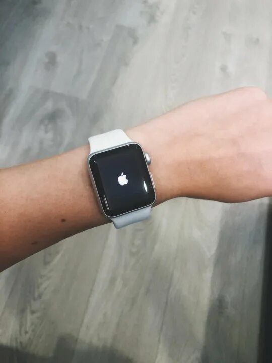 Apple series 3 38mm. Apple watch Series 3 38мм. Эппл вотч 38 мм. Часы Apple IWATCH 3 38mm. АПЛ вотч 3 38 мм.