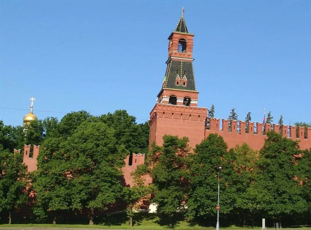 Как называется выносная башня кремля. Сколько башен у московского кремля схема. Водовзводная башня московского кремля детям. Мавзолей безымянная башня. Название башке московского кремля.