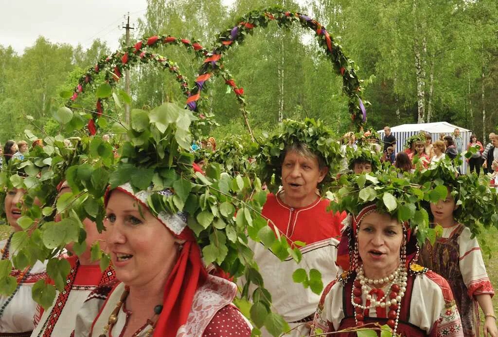 Праздник с березовыми букетами 6 букв. Семик и Троица. Семик Троица праздник. Семик зеленые Святки. Семик береза.