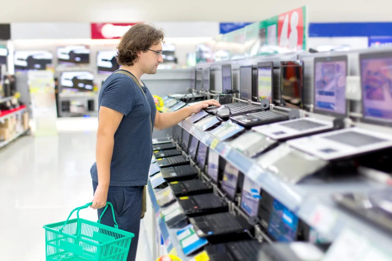 People selling computer. Im selling. Hic et nunc тату. Im selling. Что покупатель употребляет в повседневной жизни.