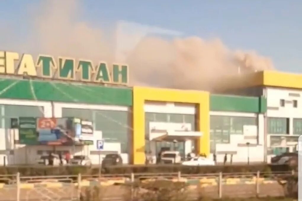 Сеть магазинов в улан удэ титан. Мегатитан улан удэ каталог. Титан магазин. Магазин титан улан-удэ. Терминал улан-удэ магазин.