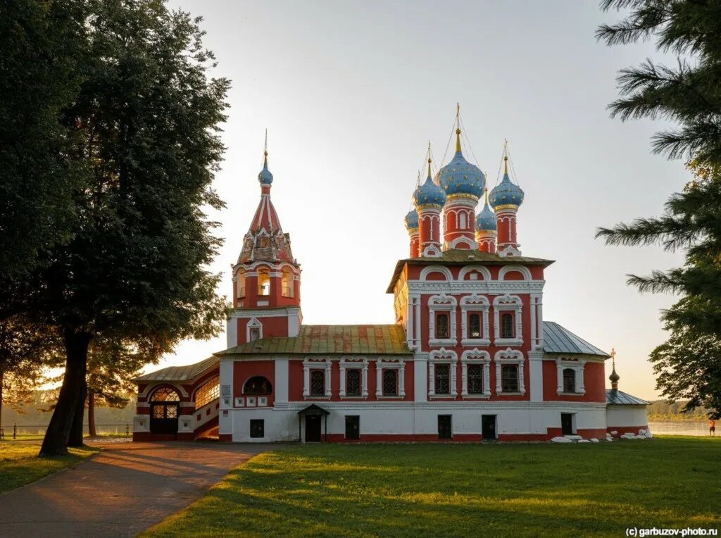 Церковь царевича. Церковь царевича Дмитрия в Угличе. Церковь царевича Димитрия на крови Углич. Угличский Кремль Углич. Углич Кремль Церковь царевича Дмитрия.