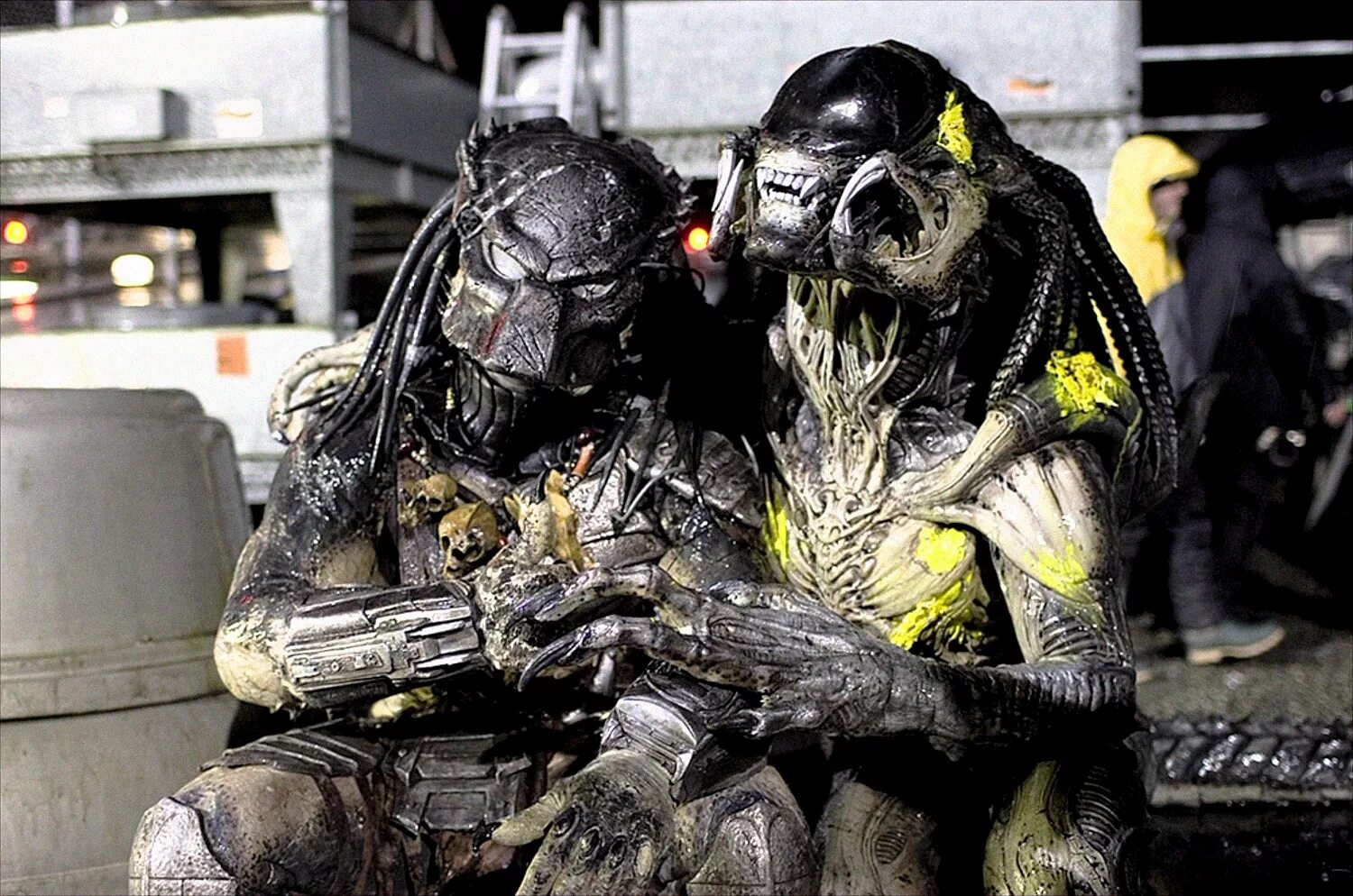 Aliens vs predator requiem. Хищник против чужого 2007. «Чужой против хищника» (2004, 14 лет).