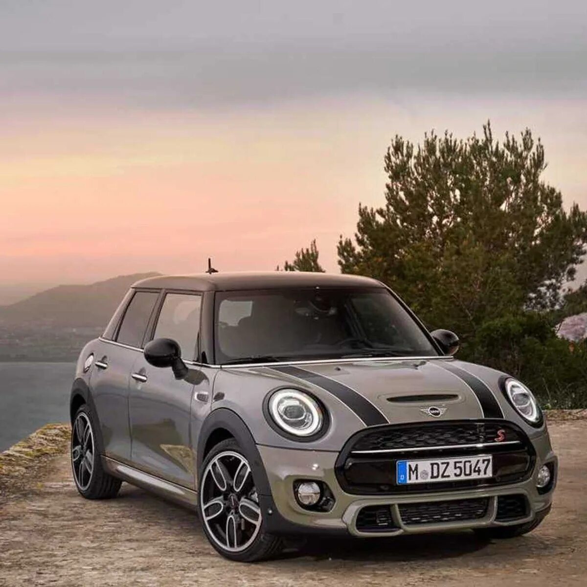 Mini Cooper s 2020. Мини Купер 2019. Новый мини Купер 2020. Mini Cooper s 5-Door (2019).. Mini купить в россии