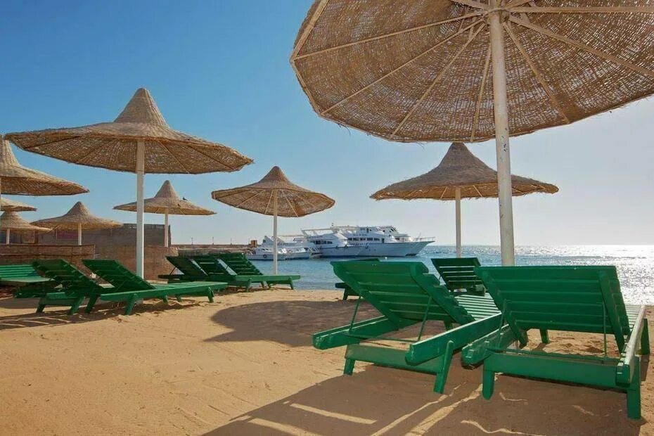 Aladdin beach hurghada. Египет Хургада алладин Бич Резорт. Aladdin Beach Resort 4 Хургада. Египет отель алладин 4 Хургада. Алладин Египет Хургада.