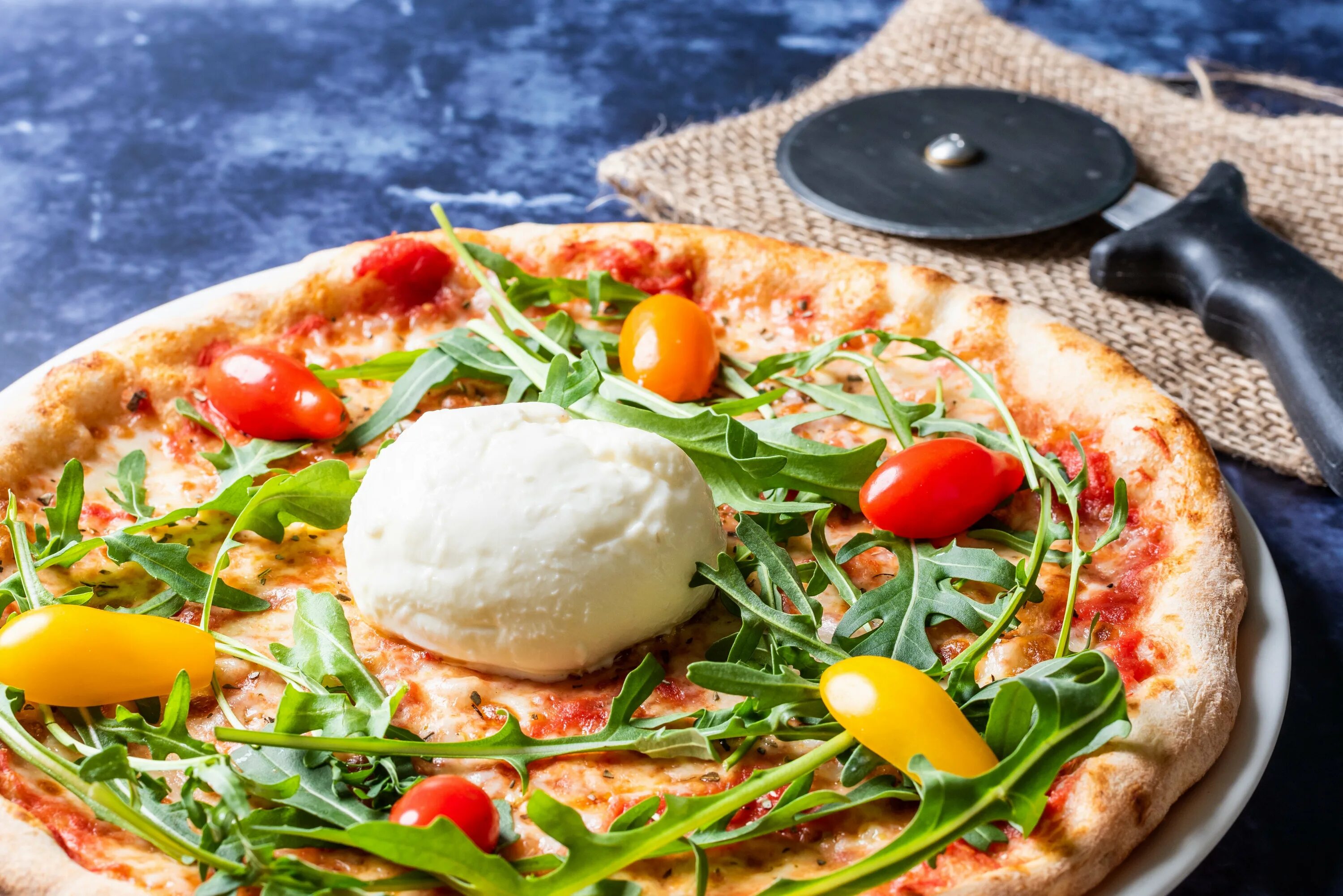 Кусочек пиццы. Кусок пиццы. Пицца квест. Сочный кусок пиццы. Welcome to pizza.