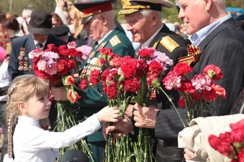 Когда поздравляют ветеранов