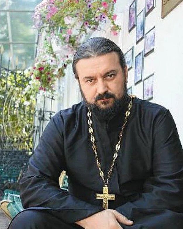 Протоиерей андрей ткачев фото. Сколько лет протоиерею. Духовник алексий гомонов. Отпевание протоиерея михаила васильева. Ткачев андрей священник.