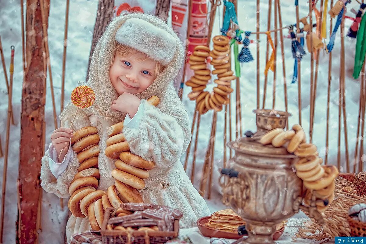 Блинами объедаемся песня масленица. Фотосессия на Масленицу детей. Фотосессия Масленица детская. Масленица фотосессия. Фотосессия Масленица детская на улице.