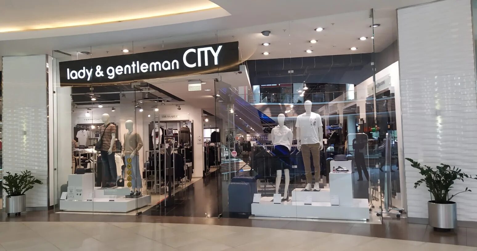 Lady and gentleman магазины москва. Lady and gentleman дисконт. леди и джентльмен аутлет. Lady and gentleman city магазины в москве. Lady and gentleman city 2022 одежды.