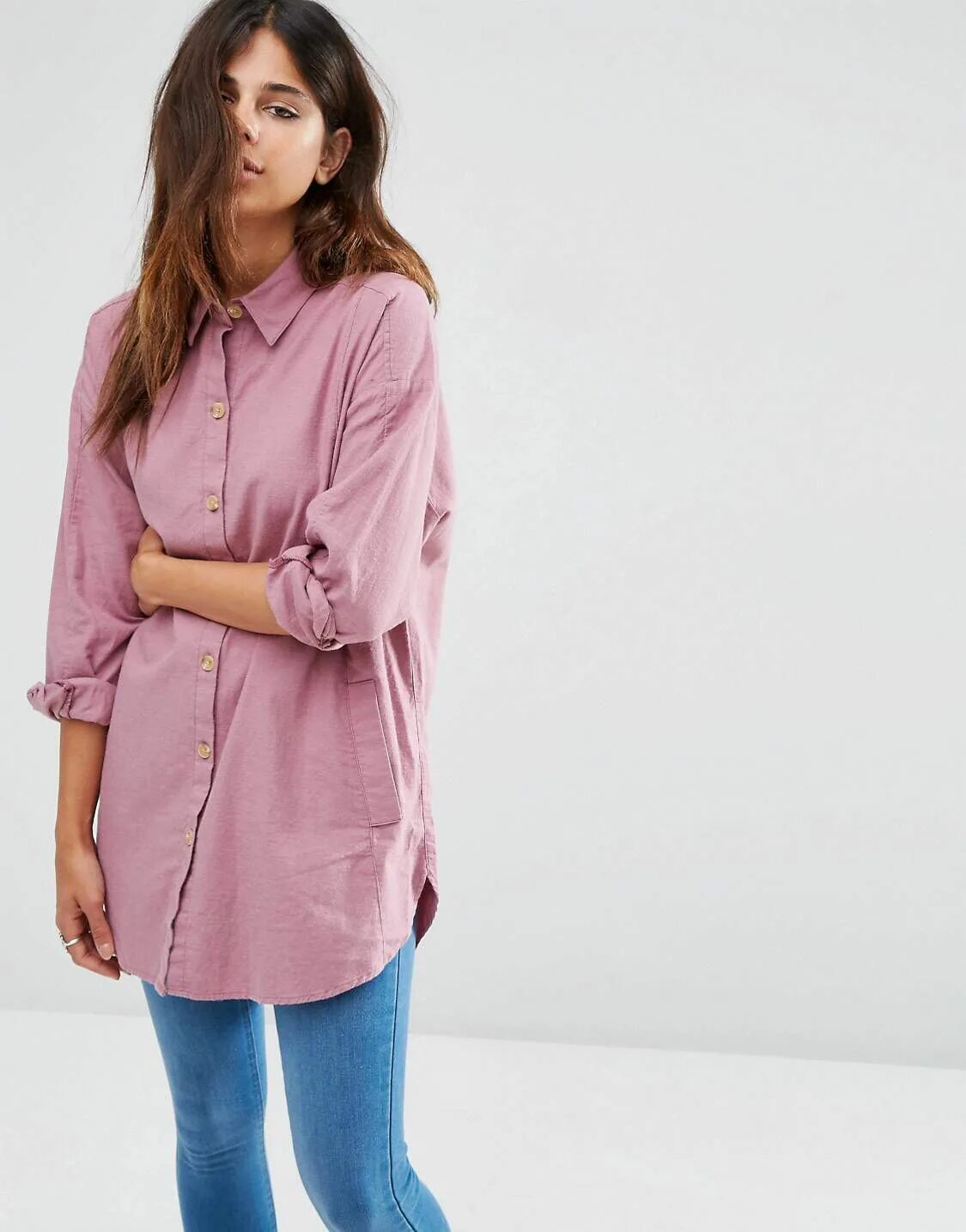 Рубашки для женщин оверсайз. Белая рубашка женская оверсайз zara. Рубашка оверсайз белая asos. Шелковая рубашка женская оверсайз. Шелковая рубашка женская оверсайз.