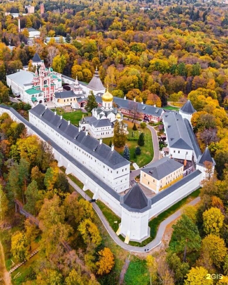 Куда сходить в звенигороде. Сторожевский монастырь в Звенигороде. Звенигород монастырь Саввы. Саввино-Сторожевский мужской монастырь в Звенигороде. Саввино-Сторожевский монастырь Лавра.