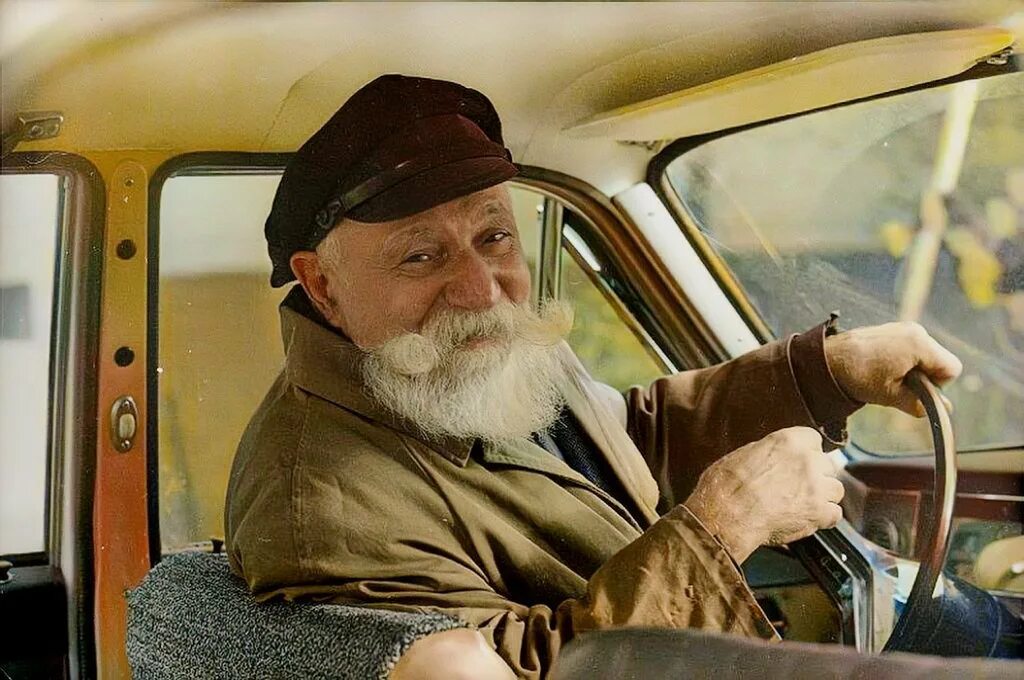 Старейший Московский таксист, 1970-е.. Старый шофер. Шофер СССР. Советские шоферы