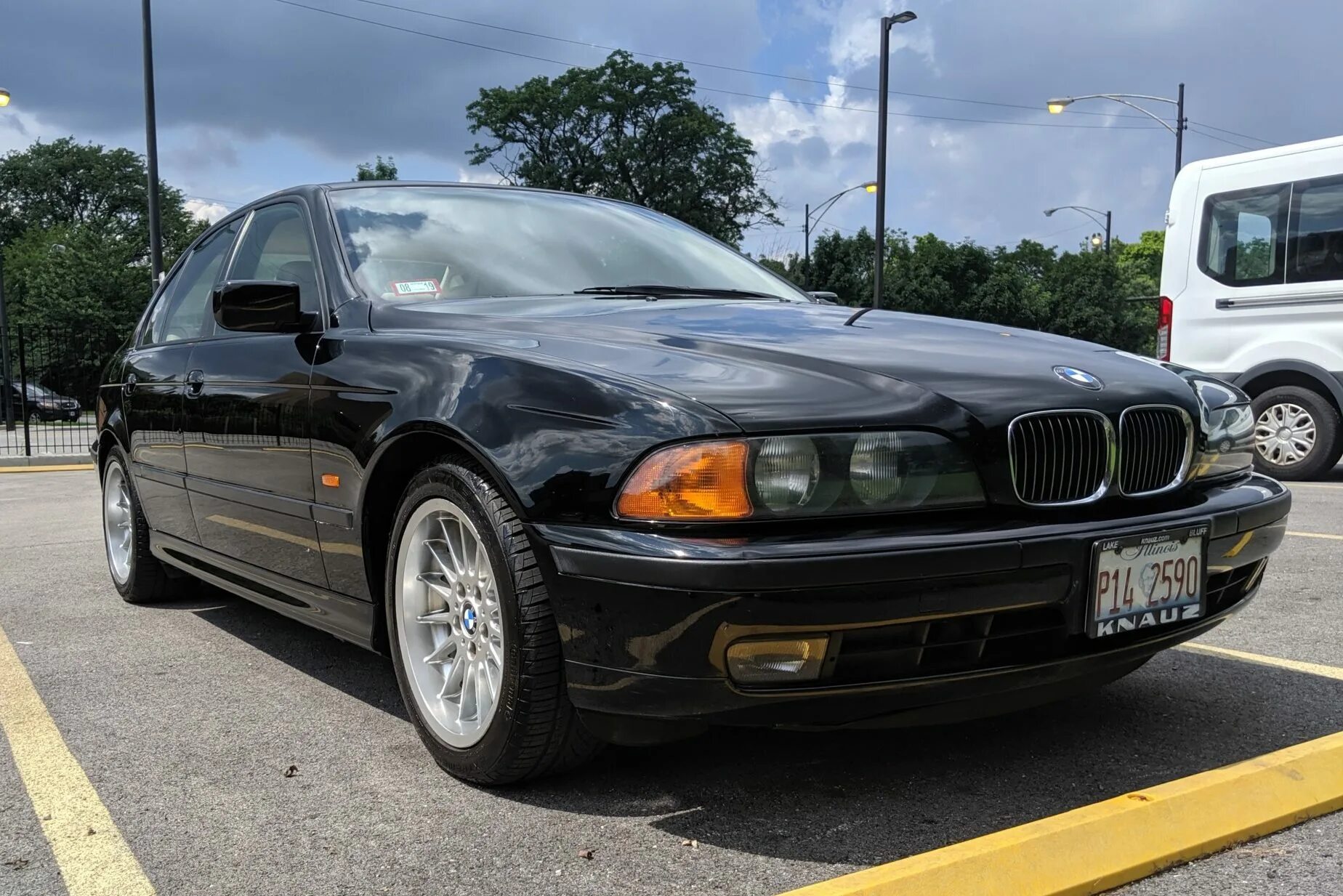Купить б/у BMW 5 серии IV (E39) 523i 2.5 AT (170 л.с.) бензин автомат в Москве: 