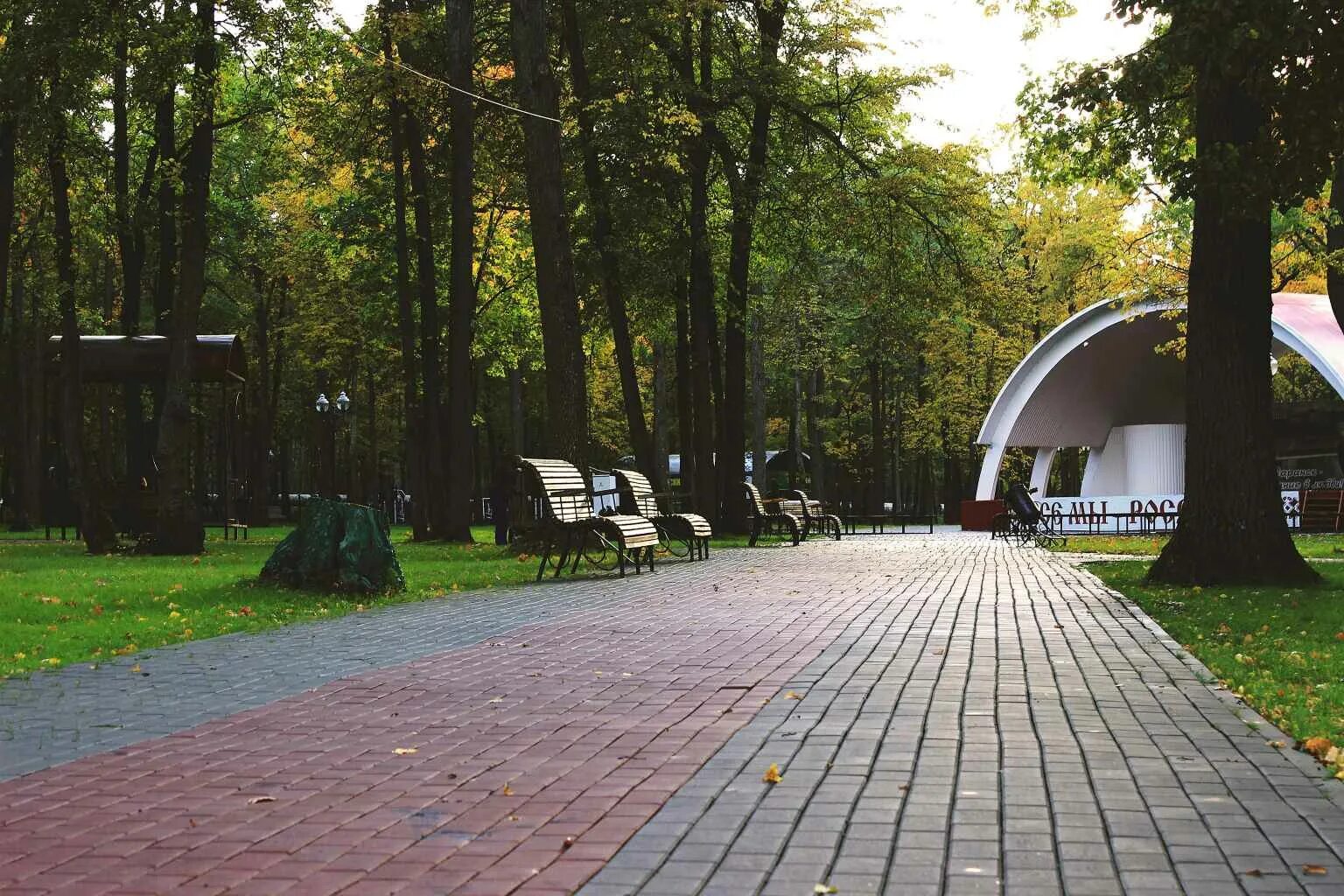 Парк на светотехстрое в саранске. Пушкинский парк саранск. Парк аттракционов саранск светотехстрой. Пушкинский парк саранск. Парк на светотехстрое в саранске.