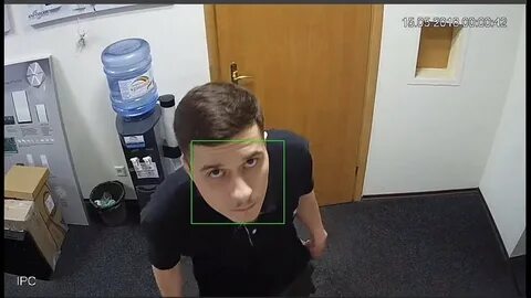 Камера определяет лицо