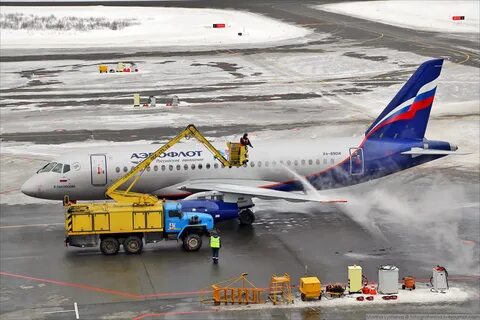 Чем обрабатывают самолет