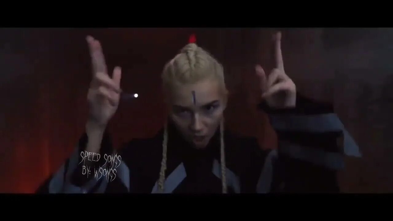 Ic3peak kawaii warrior. Kawaii warrior ic3peak. Песня с красной обложкой. Ic3peak худи. Kawaii / warrior ic3peak обложка.