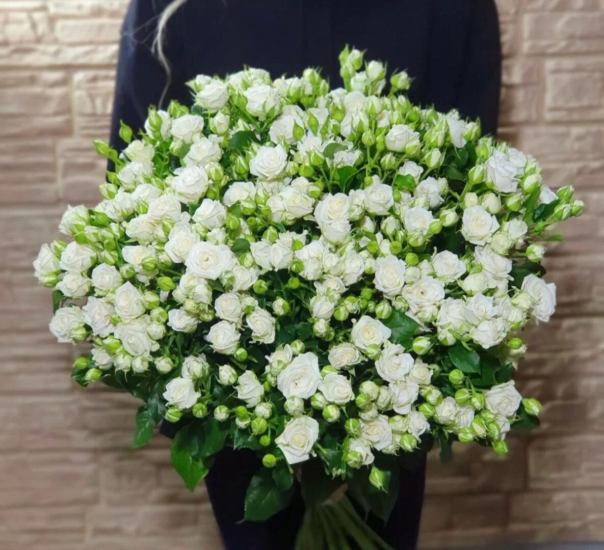 Маленькие кустовые цветы. Маленькие кустовые цветочки. Искусственные цветы кустовые. Кустовые розы "сноуфлейк". Мини пинк.