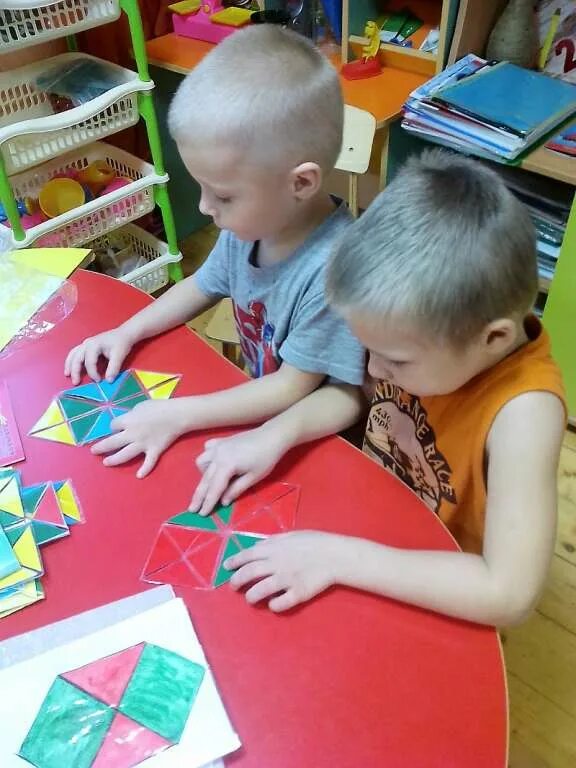 Занятие с детьми во второй младшей группе. Игры по развитию речи в средней группе по фгос. Методы развития речи детей среднего дошкольного возраста. Старшая группа в садике. Речевые игры для дошкольников.