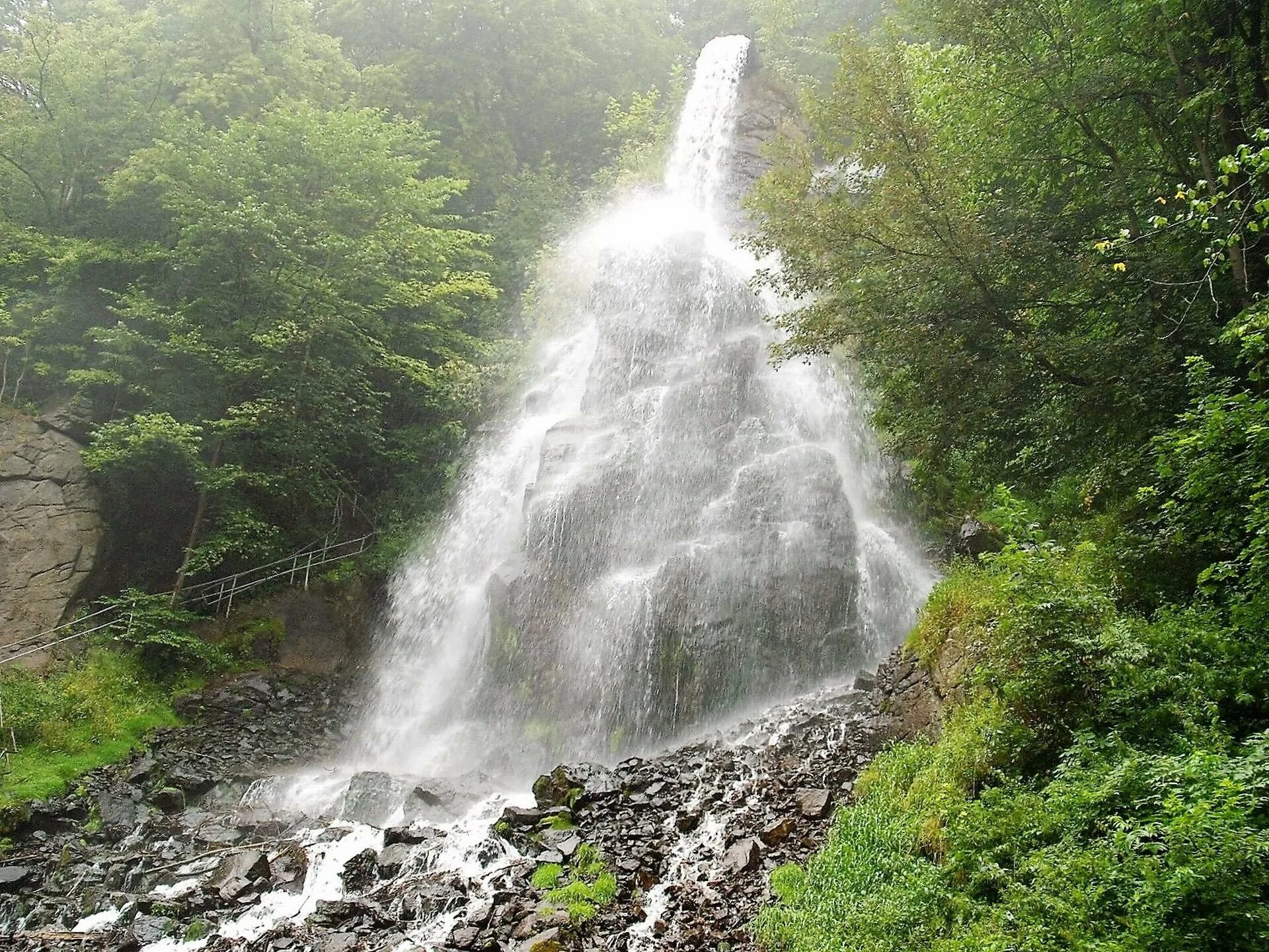 Водопады шум воды