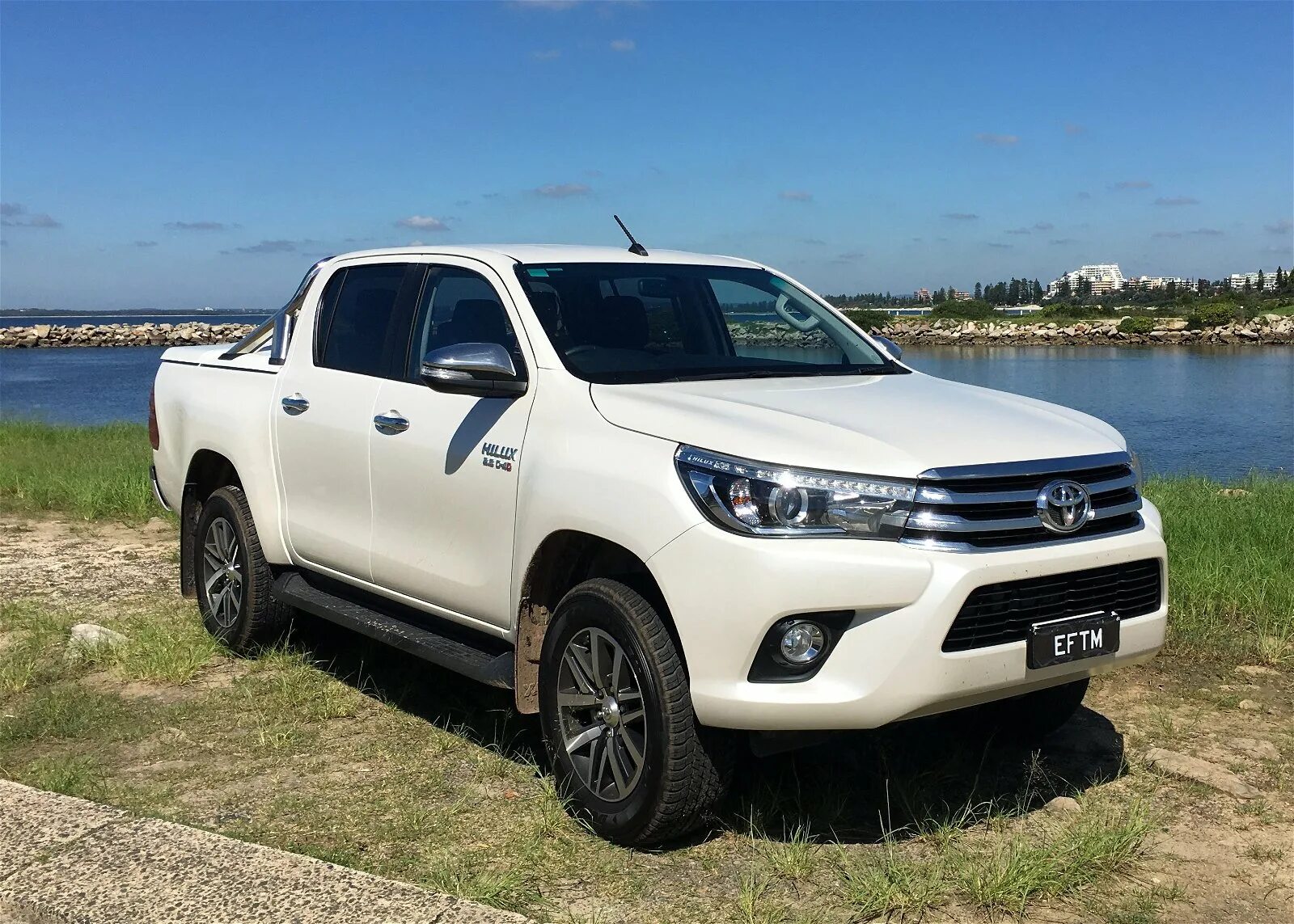 Тойота хайлюкс 2015. Тойота хайлюкс адвентура. Тойота хеликс. Toyota hilux pickup 2016. Тойота хайлюкс новый.