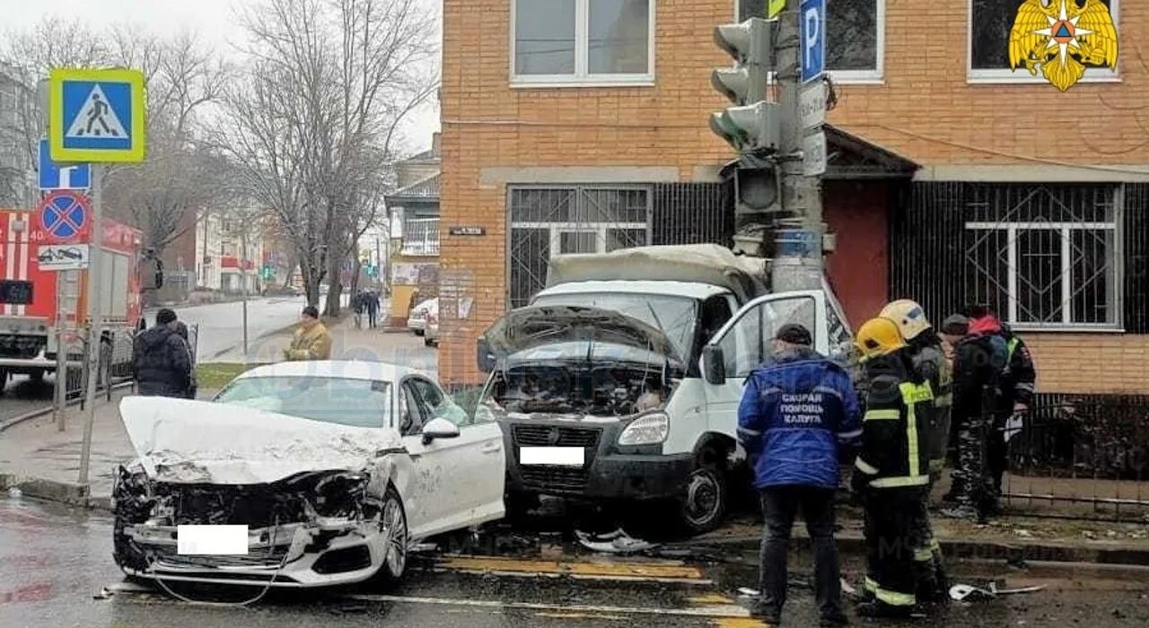 Новости сегодня калуга последние свежие. Суворова Рылеева аварии Калуга. Дорожно-транспортное происшествие.