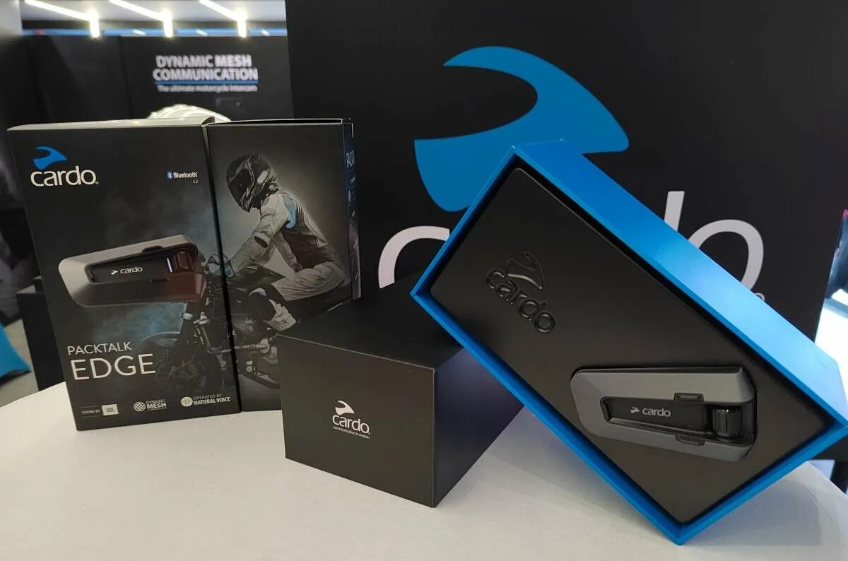 Cardo scala rider packtalk edge зарядка. Cardo packtalk edge - duo. Packtalk edge - duo cardo мотогарнитура packtalk edge - duo. Мотогарнитура cardo packtalk edge,. Cardo packtalk edge.