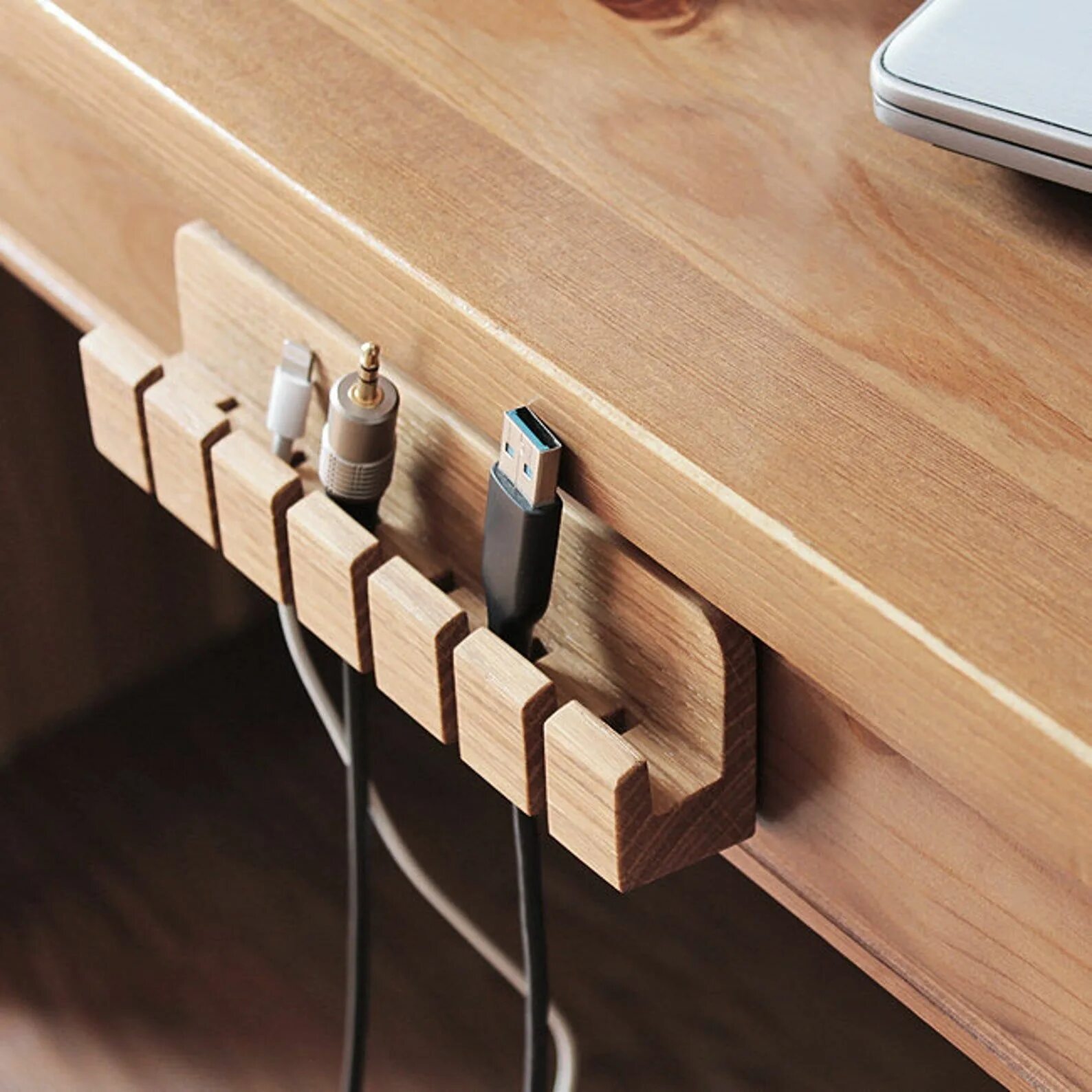 Держатель для юсб проводов. Держатель для компьютерных проводов. Under desk cable management tray. Органайзер проводов для стола. Кабельный органайзер для проводов под стол.