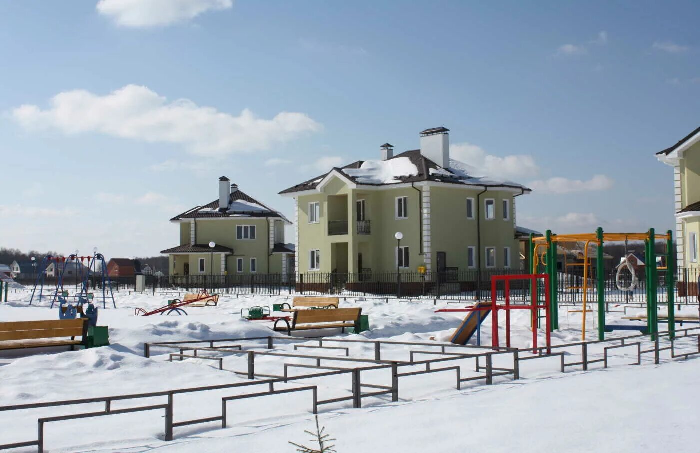 Кп дубрава екатеринбург. Кп дубрава новорижское шоссе. Чехов,дубрава у озера. Кп дубрава красновидово. Дубрава коттеджный поселок екатеринбург.