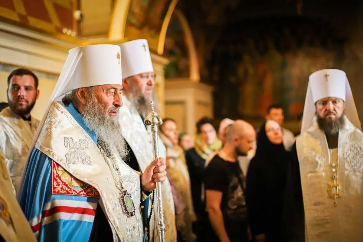 Онуфрий киевский митрополит крестный ход. Митрополит онуфрий крестный ход. Украинская православная церковь сегодня. Крещение руси юбилей. Украинская православная церковь сегодня.