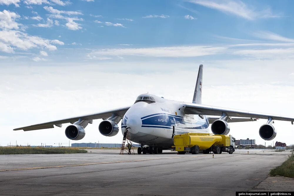 Большие российские самолеты. Грузовой АН 124.