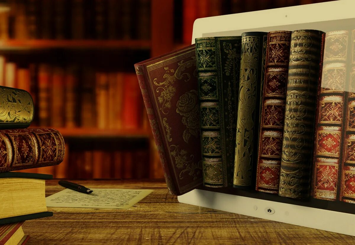 полки с книгами в библиотеке. двум тысячам книг. полки для книг. акция списанные книги. корешки книг текстура.