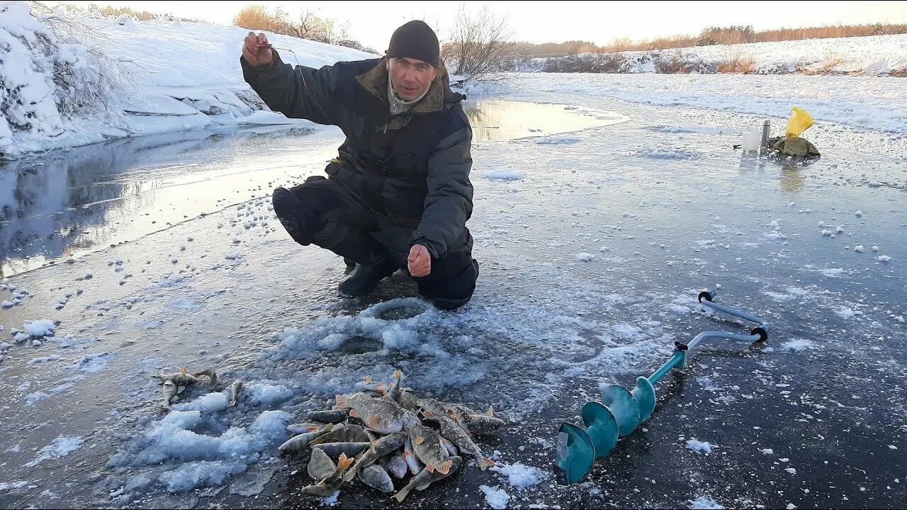 Зимняя рыбалка 2020 2021 первый лед. Первый лед 2021 зимняя рыбалка. Первый лед 2020 2021 зимняя рыбалка видео. Зимняя рыбалка 2021-2022. Зимняя ловля видео