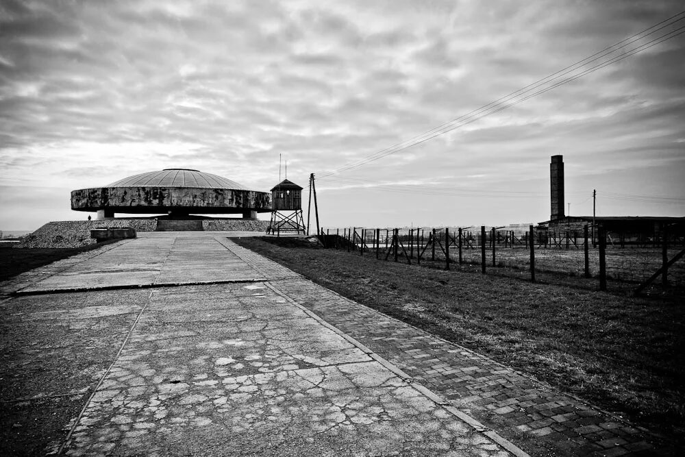 лагерь майданек. майданек концлагерь крематорий. холокост лагерь майданек. лагерь майданек. германия концлагерь майданек.