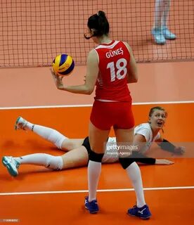 Zehra Gunes : Turkey S Player Zehra Gunes During The Cev Eurovolley.