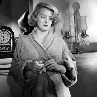Turner Classic Movies - Check out Bette Davis in her Oscar ®-winning role. 