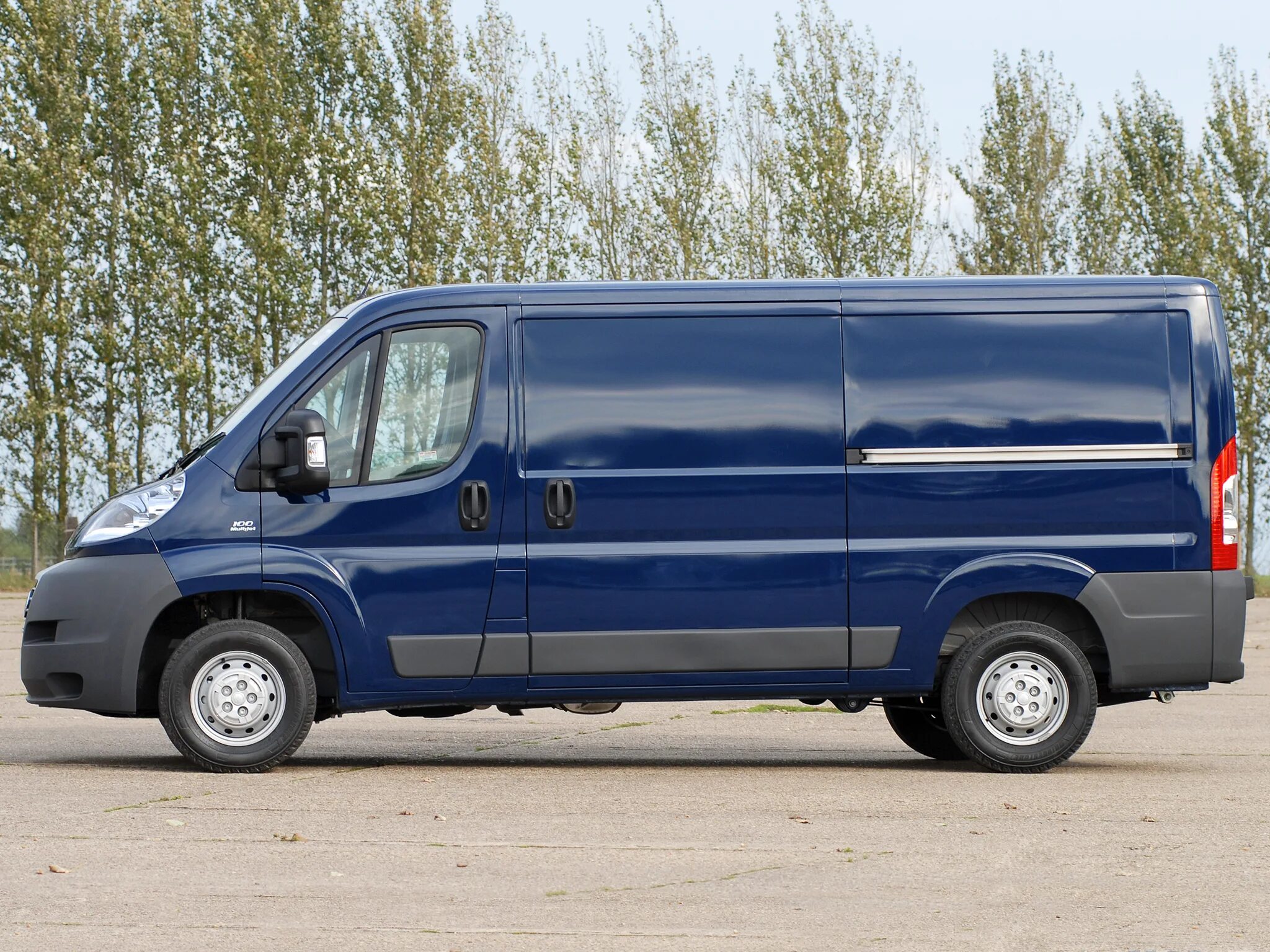 Фиат Дукато грузовой. Фиат Дукато грузовой фургон. Fiat Ducato 2006 груз. Fiat Ducato van.