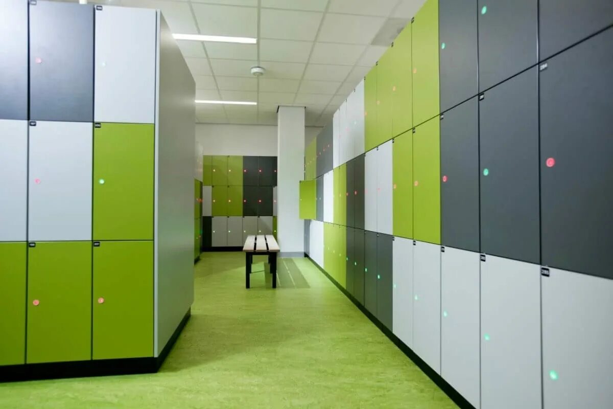 Гардеробная в офисе. Шкаф с локерами для офиса. Office lock. Мой офис хранилище. Локеры для хранения вещей в офисах.