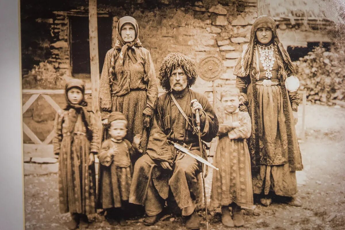 Ингушское происхождение. Кистинцы ингуши. Ингуши 19 век. Ингуши 19 век. Кавказская семья.