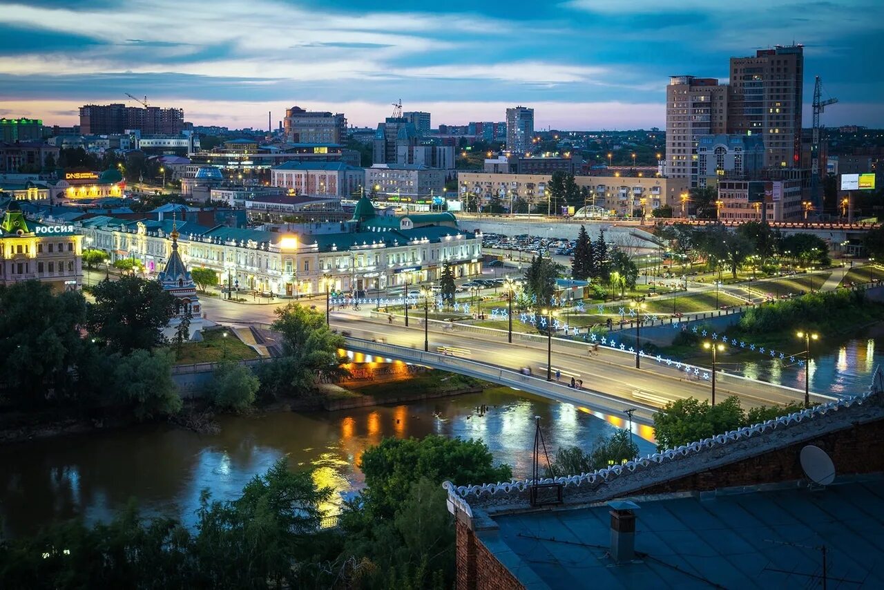 Омск 1 час. Камергерский Омск. Омск центр города. Вечерний Омск. Омск вечером.