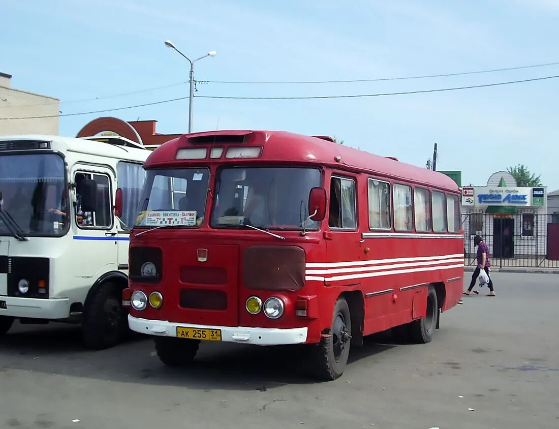 Автостанция валуйки. Автобус мерседес 53м. Автовокзал бердск. Валуйки белгородская автовокзал. Автовокзал г.