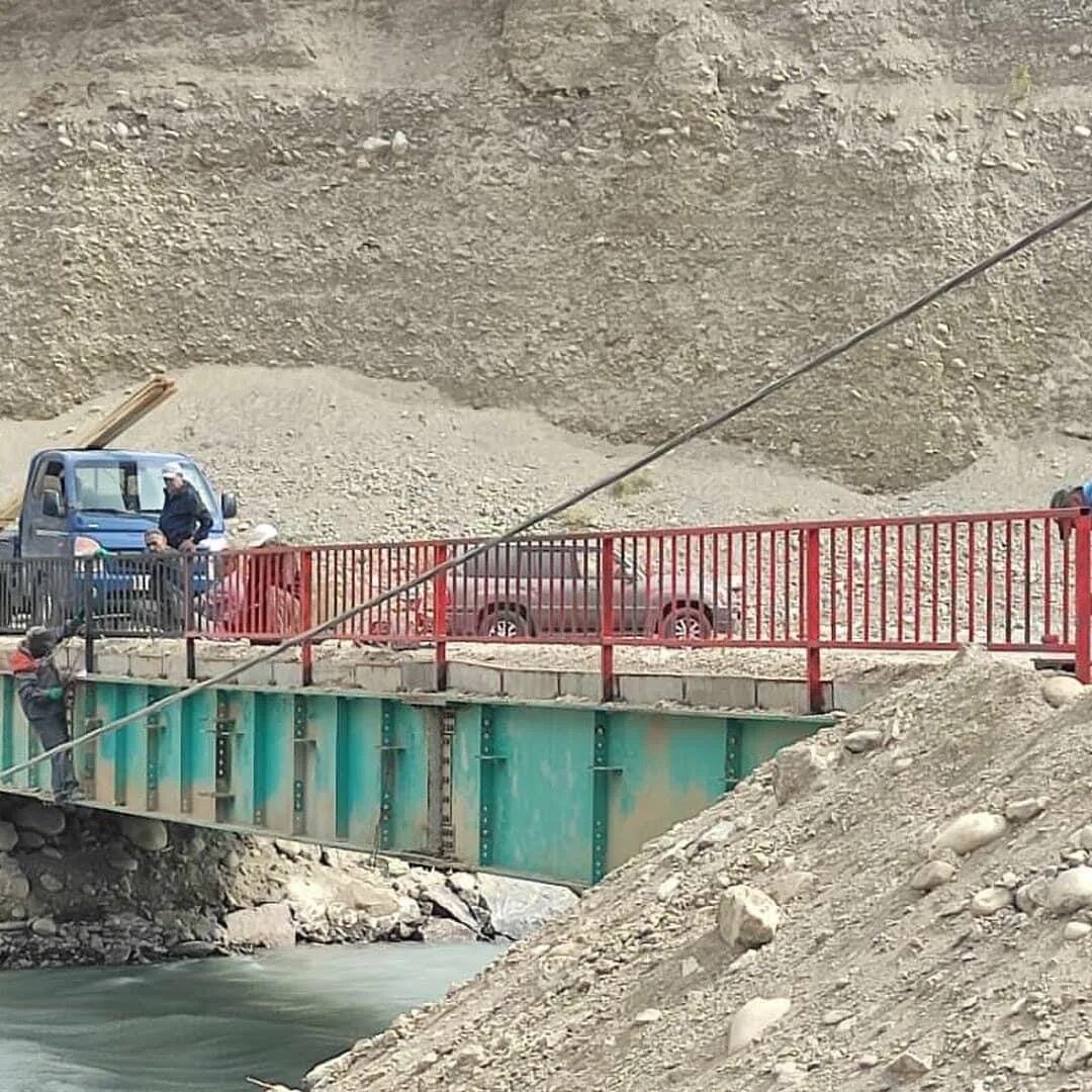 Видео обрушения моста. Навесной мост Киргизия. Обрушение пешеходного моста. Вантовый мост в Индии.