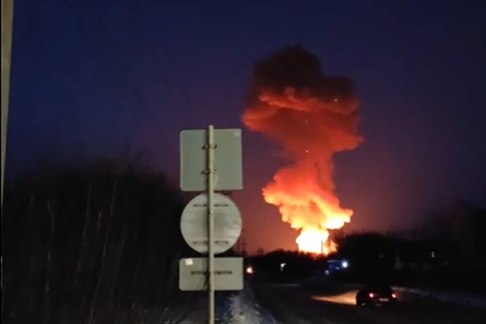 Взрыв на пороховом заводе в Перми. Пожар на пороховом заводе Пермь. ЧП на пороховом заводе в Перми. Взрыв на пороховом заводе в Перми сегодня.