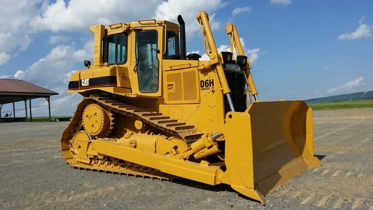 Бульдозер помощь. Бульдозер cat d6. катерпиллер d6. бульдозер caterpillar d3. гусеничный бульдозер cat d6 gc.