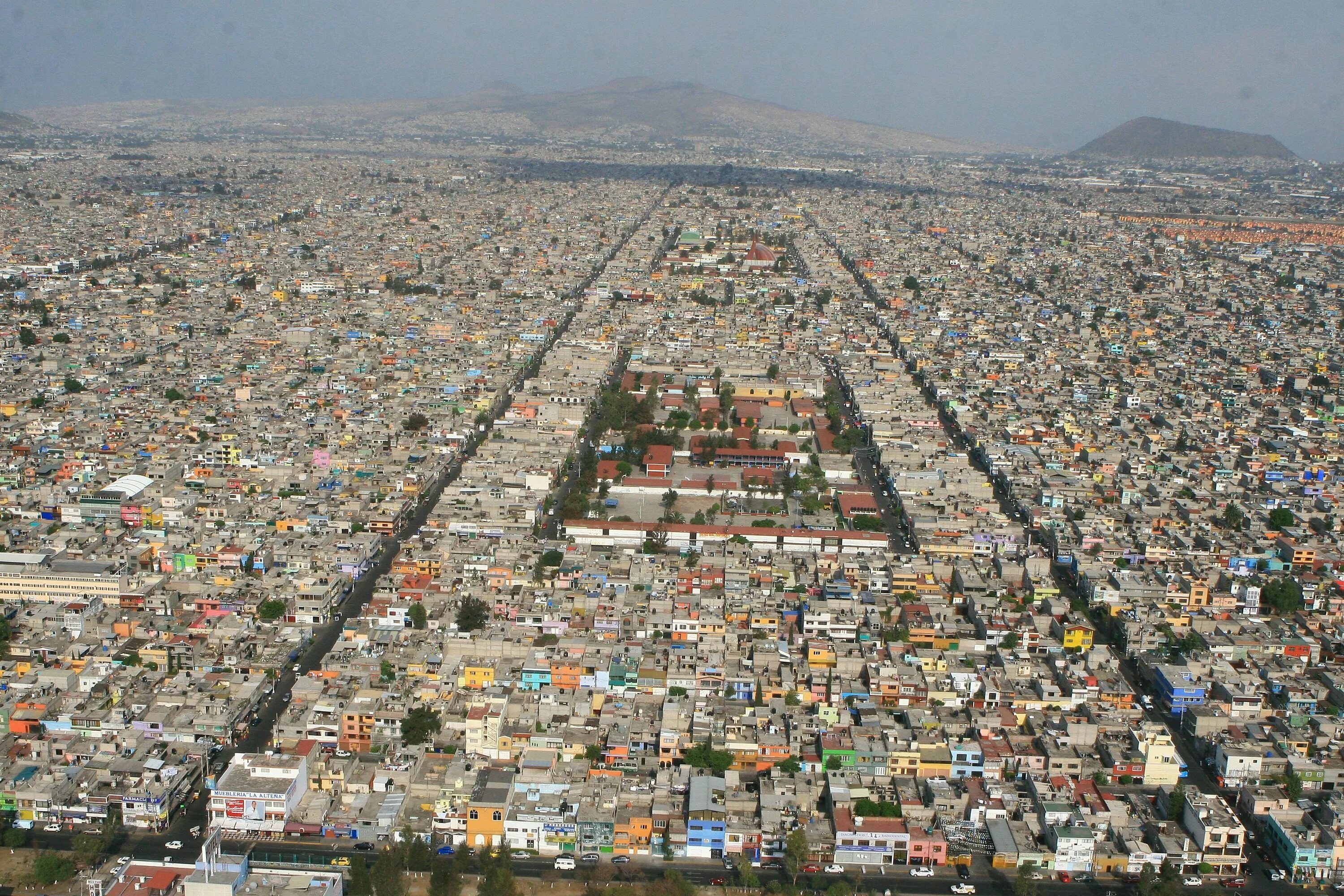 Самые большие города мексики. Несауалькойотль Мехико трущобы. Несауалькойотль (Мехико, Мексика). Мехико самый большой город в мире. Мехико агломерация.
