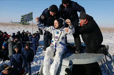 Космонавты вернулись на землю сегодня