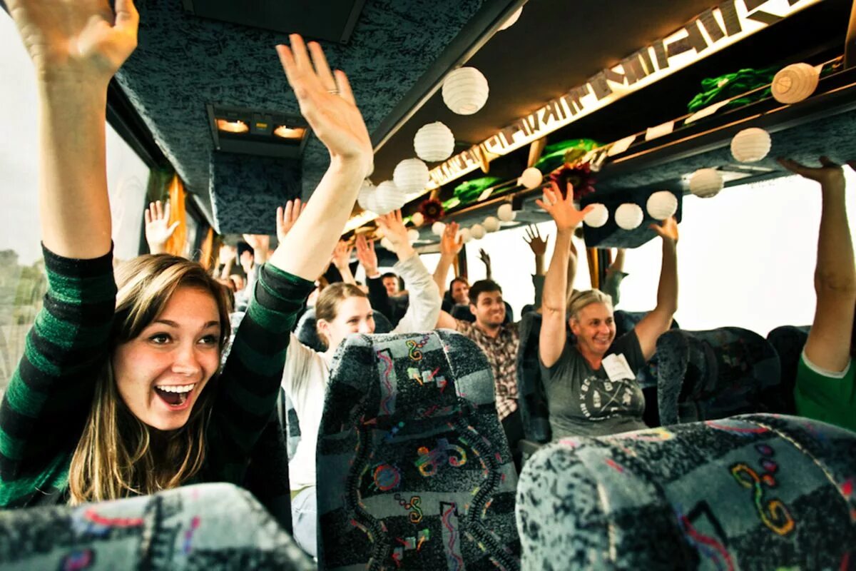 Автобусный тур 5 дней. Автобус турист. Автобус для путешествий. Автобусная экскурсия. Экскурсия на автобусе.