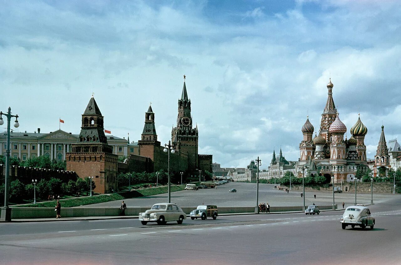 прогулка чб. москва ссср 1950 красная площадь. москва красная площадь ссср. москва 1939. гоголевский бульвар 1960х.